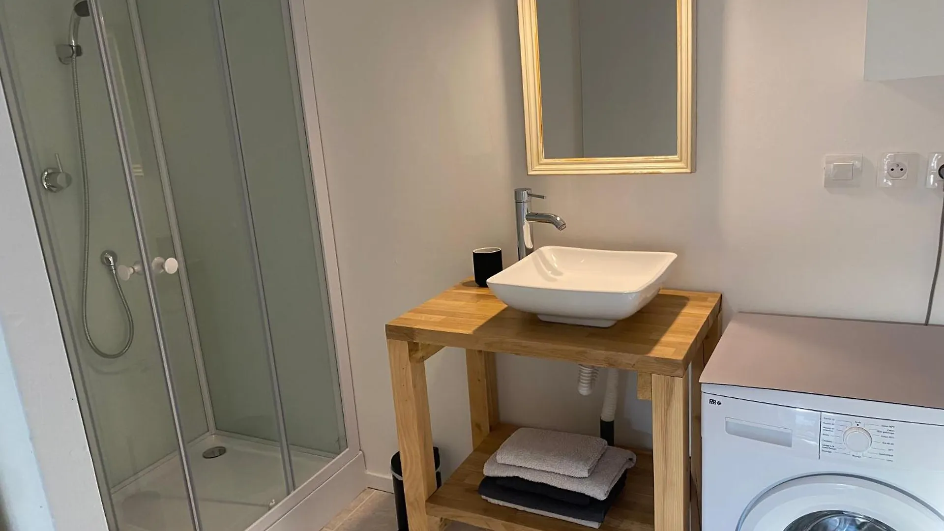 Appartement 2 Pieces Poncin 0*,  France